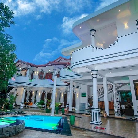 Hotel River Front Тисамахарама Екстериор снимка