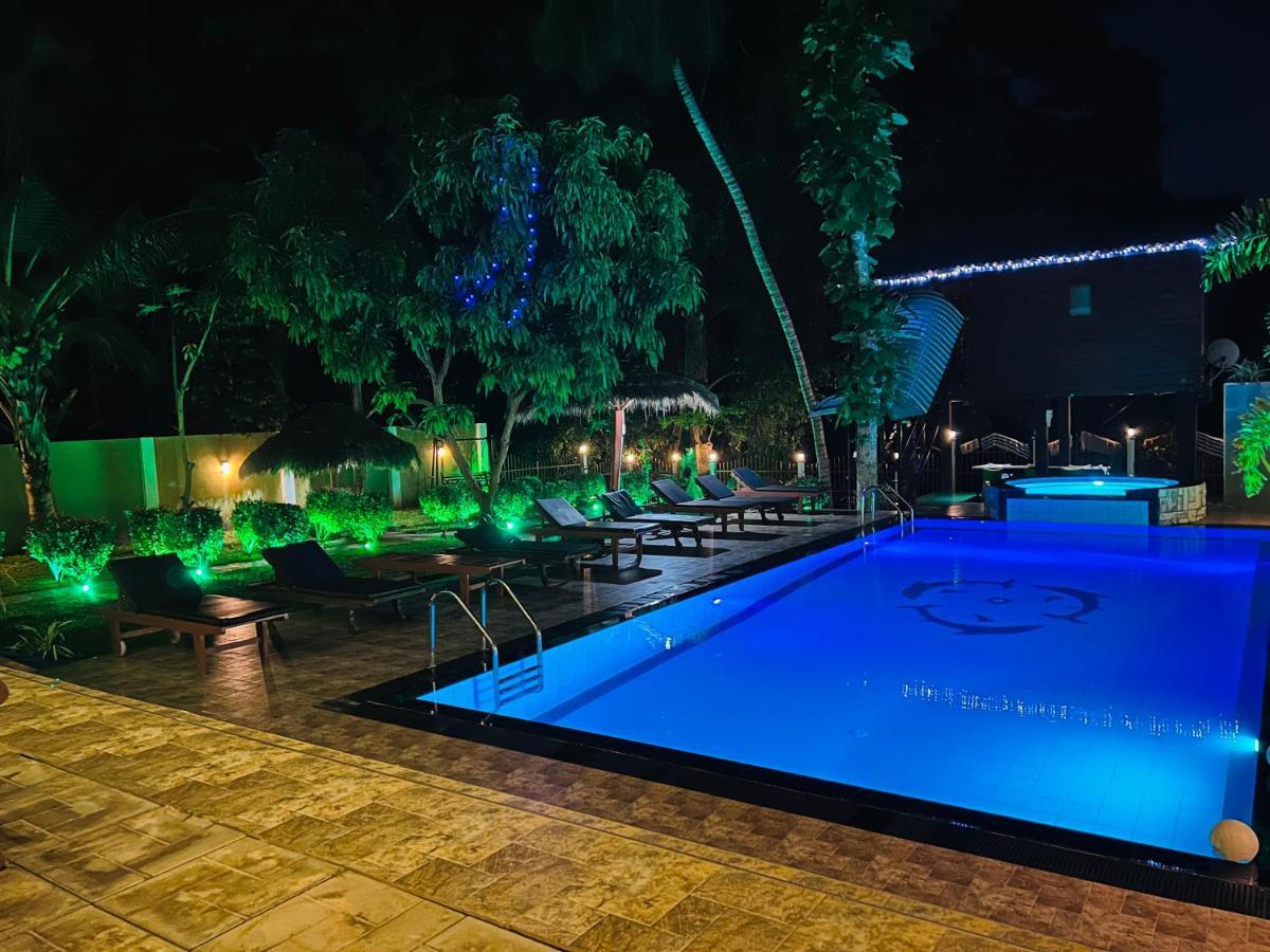 Hotel River Front Тисамахарама Екстериор снимка