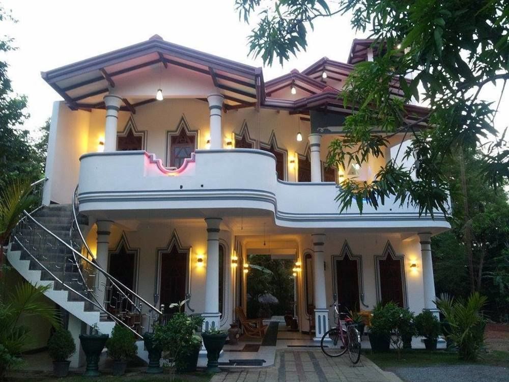 Hotel River Front Тисамахарама Екстериор снимка