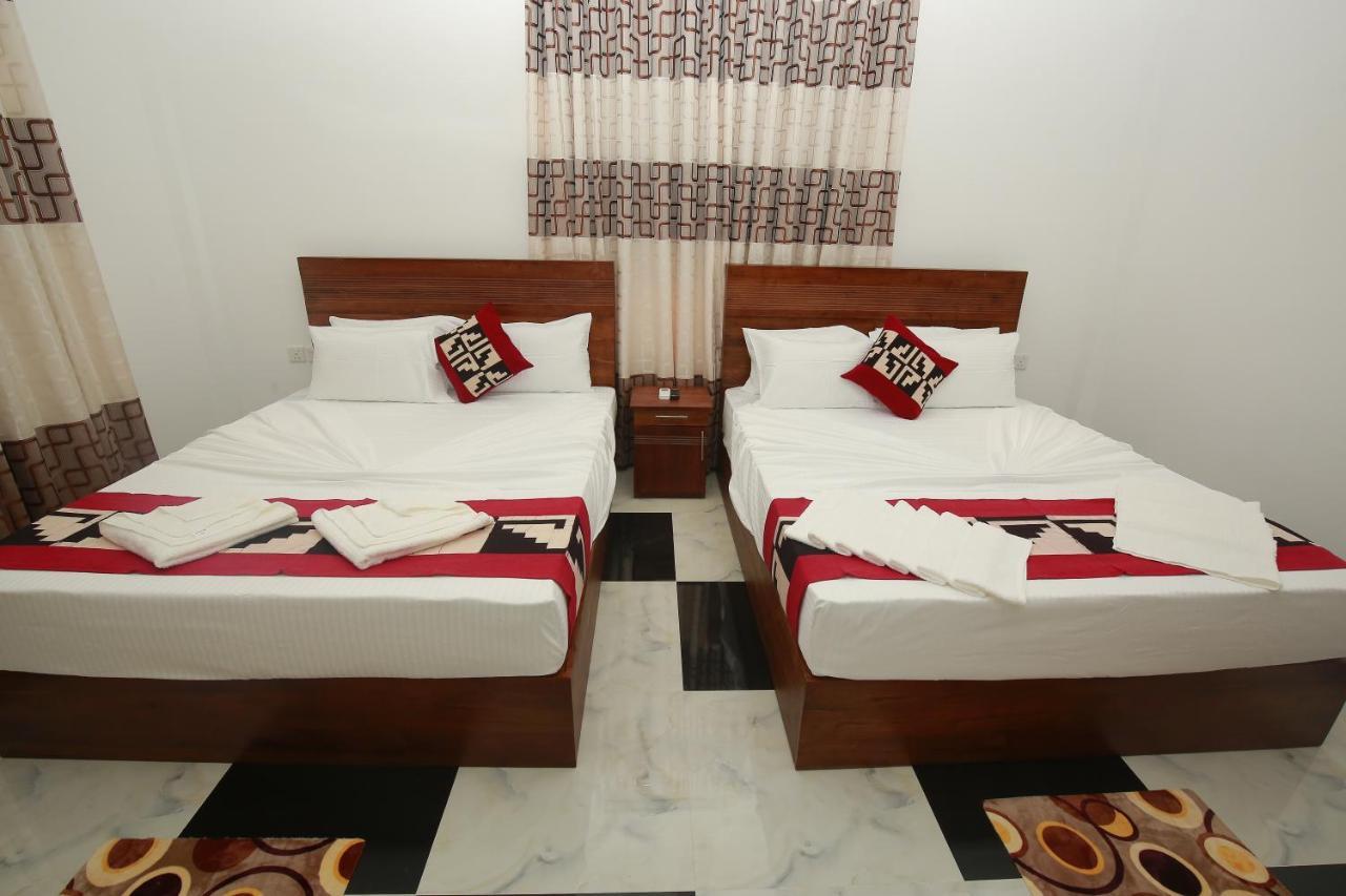 Hotel River Front Тисамахарама Стая снимка