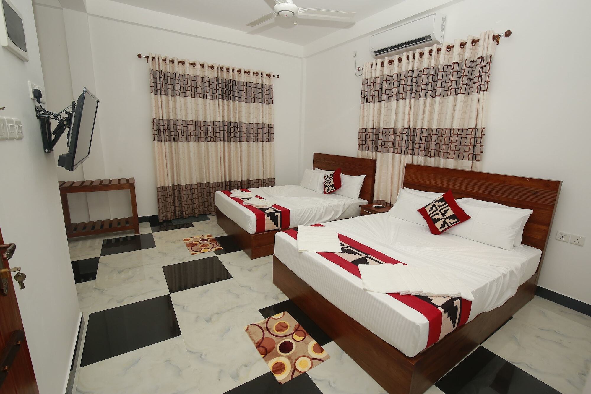 Hotel River Front Тисамахарама Екстериор снимка